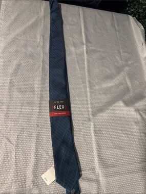 Van Heusen Navy Blue Plaid Flex Tie